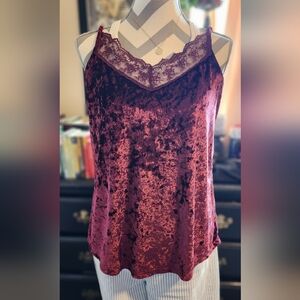 3/$24🍷 Burgundy crushed velvet camisole XL